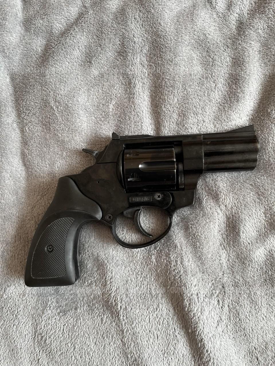 Револьвер Бульдог. Курс 