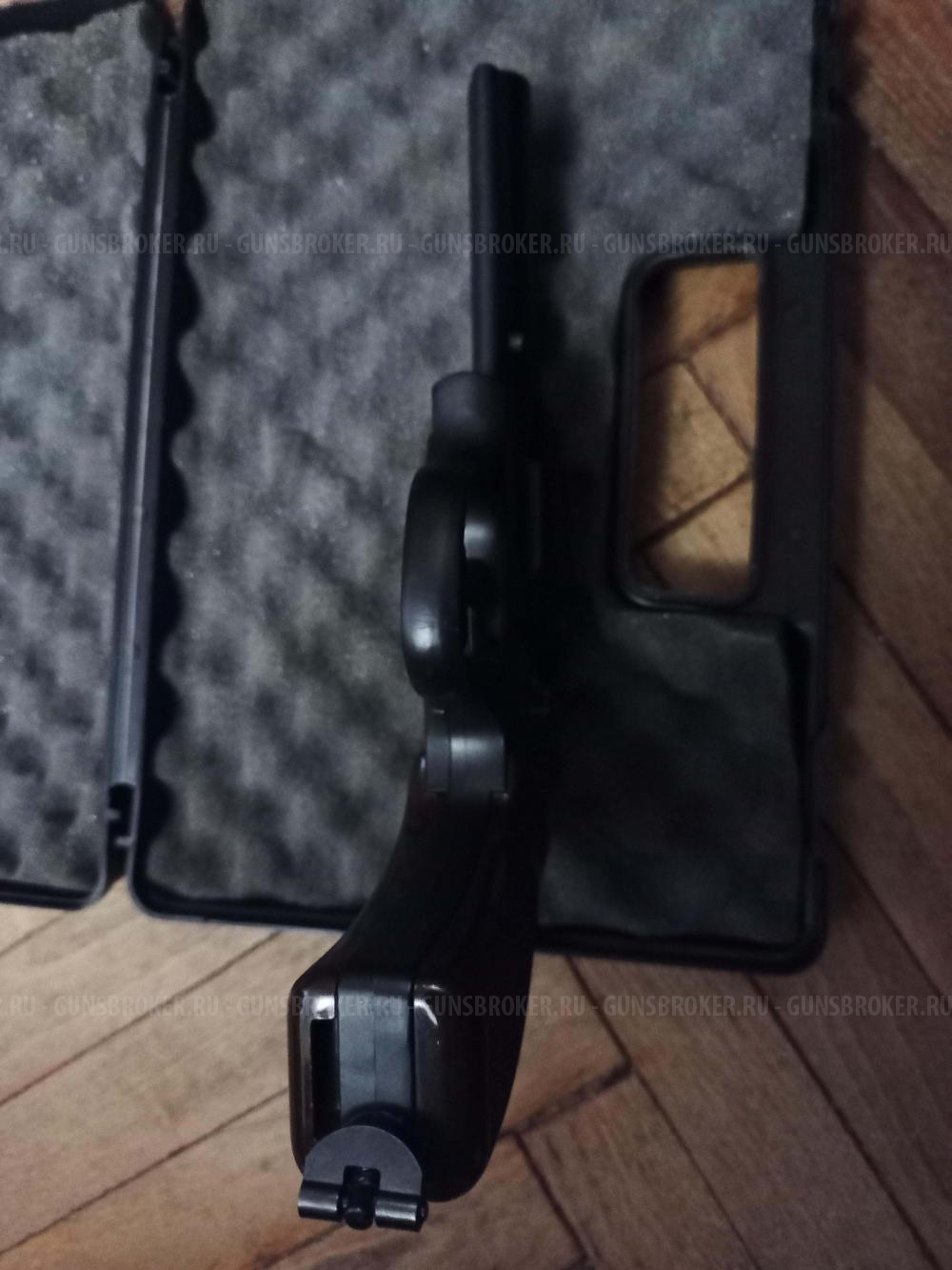 Револьверы пневматические Gamo R-77 Combat 4" и 2.5”