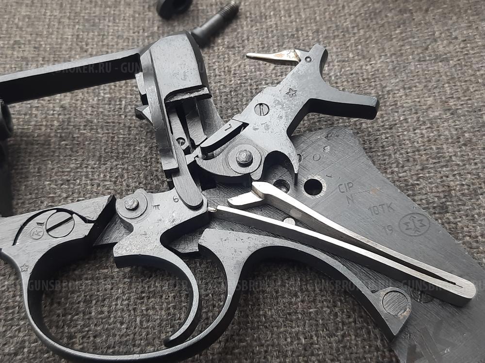 Револьвер охолощенный Наган ИЖ-172 выпуска довоенного 1932 года в хорошем состоянии