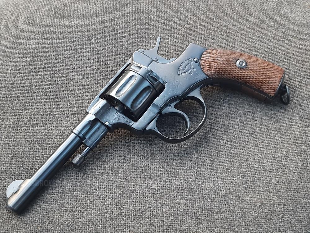 Револьвер сигнальный "Блеф" "Царский 1909 год" новый, продаётся в двух вариантах