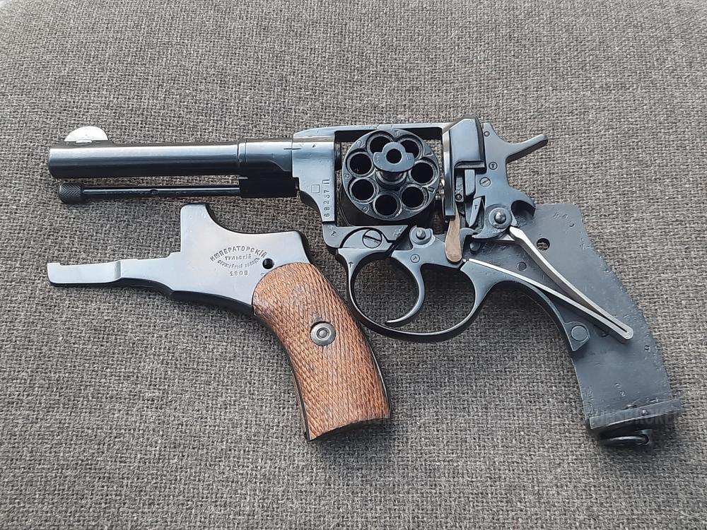 Револьвер сигнальный "Блеф" "Царский 1909 год" новый, продаётся в двух вариантах
