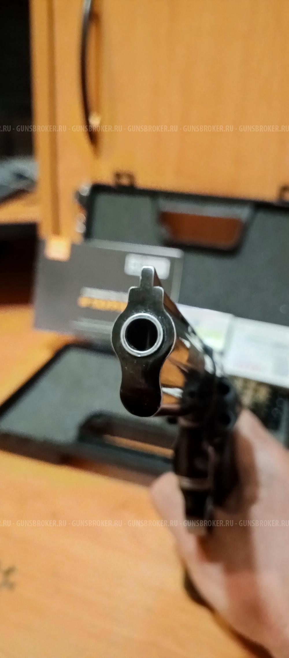 Револьвер Таурус от Курс СО охолощённый