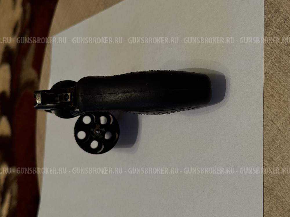 Револьвер Taurus