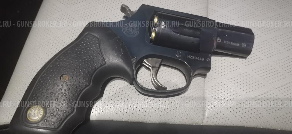 Револьвер TAURUS
