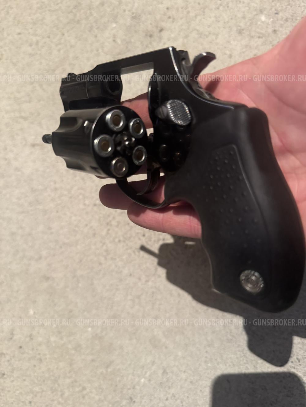 Револьвер Таурус