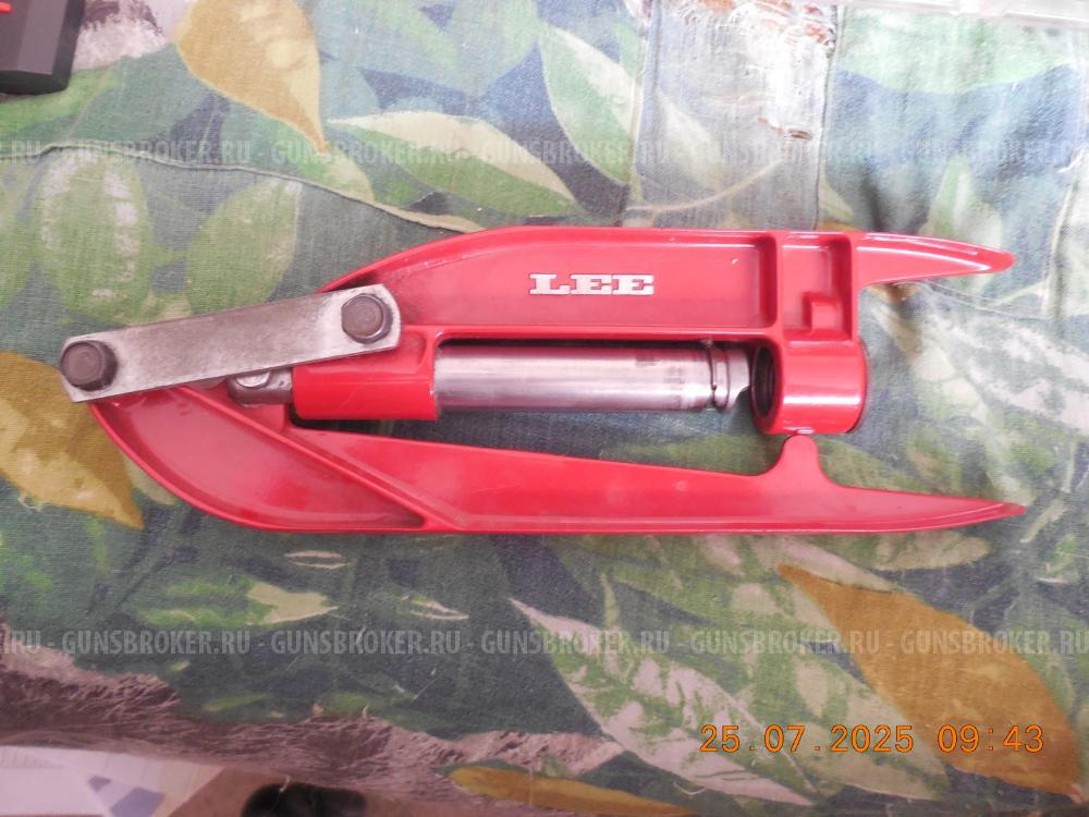 Ручной пресс Lee Hand press и набор матриц