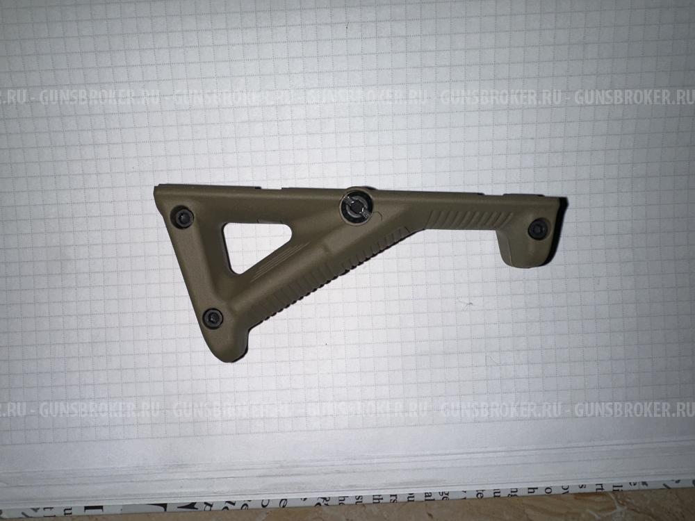 Рукоять Magpul AFG-3 на пикатини 