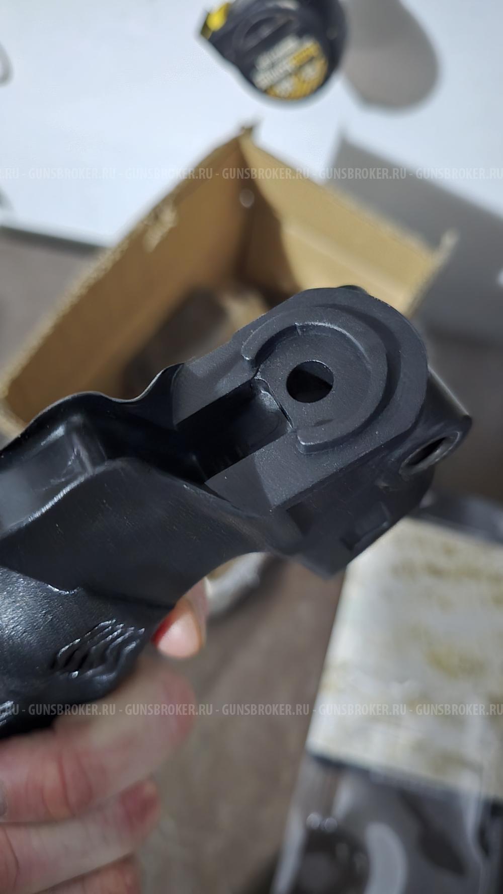 Рукоять Mossber 500 590 Maverick 88