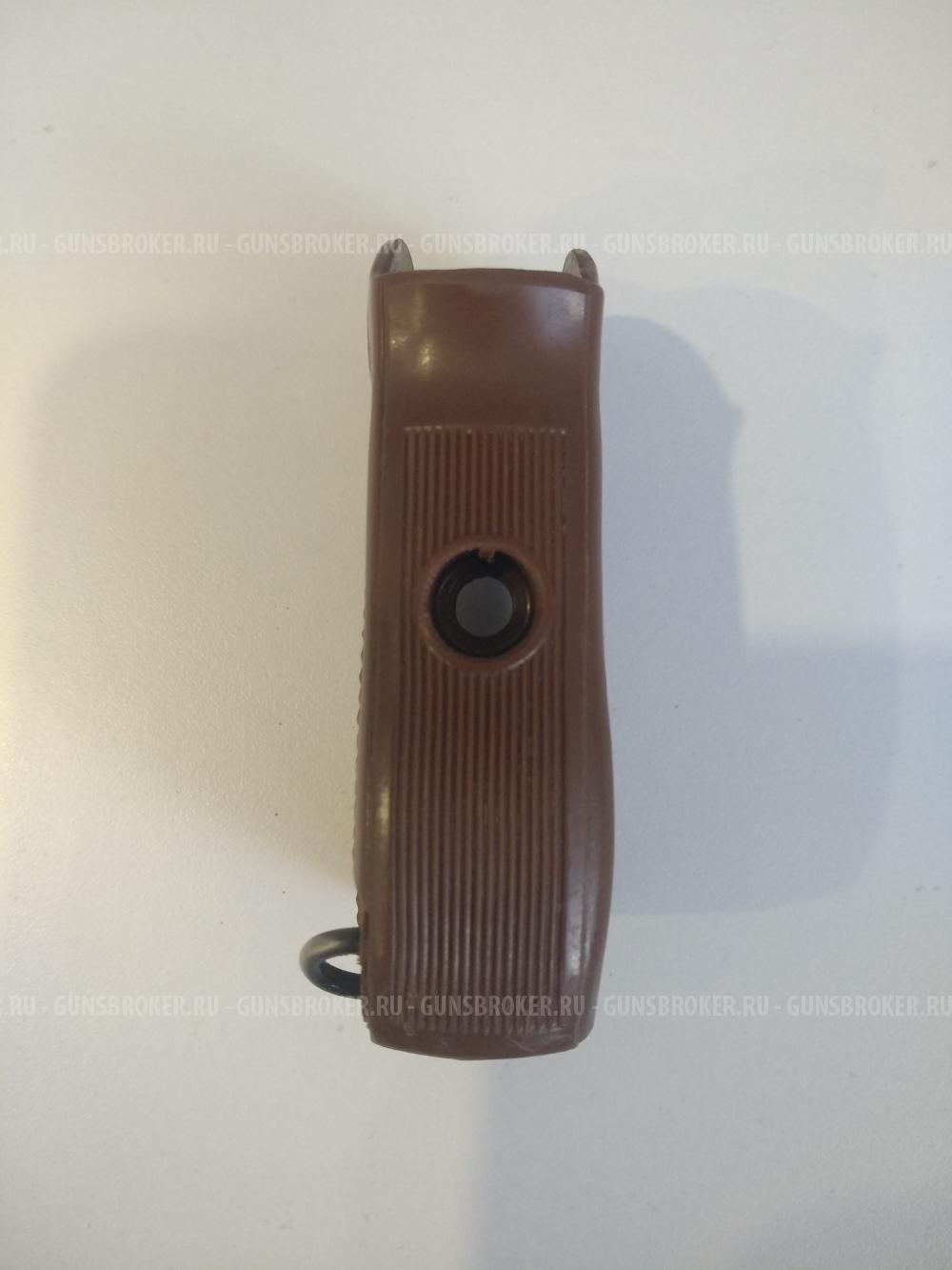 Рукоять ПМ коричневая пластиковая.