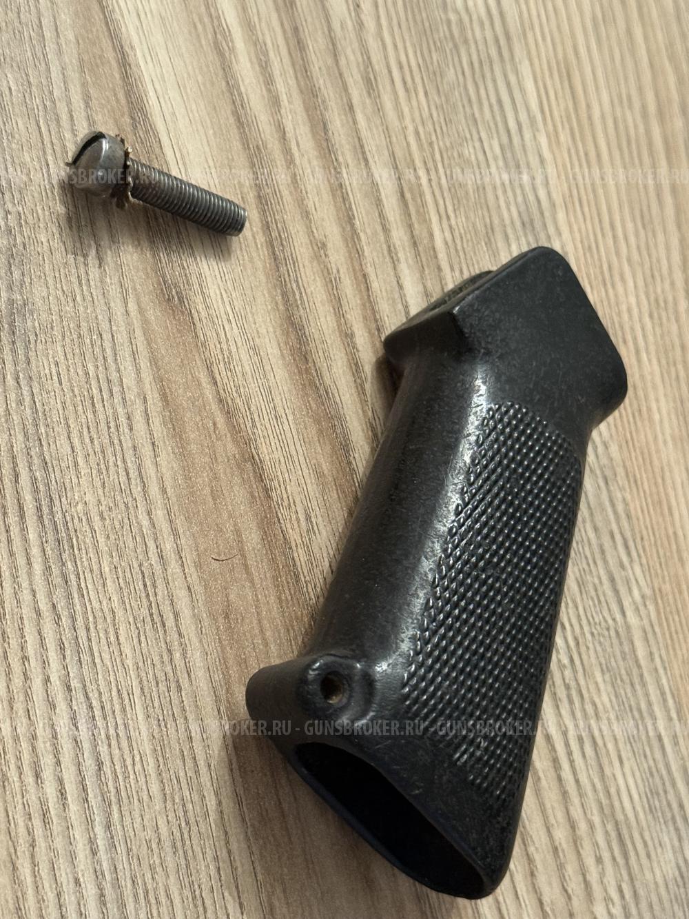 Рукоятка для Colt M16 бакелит оригинал 60х годов