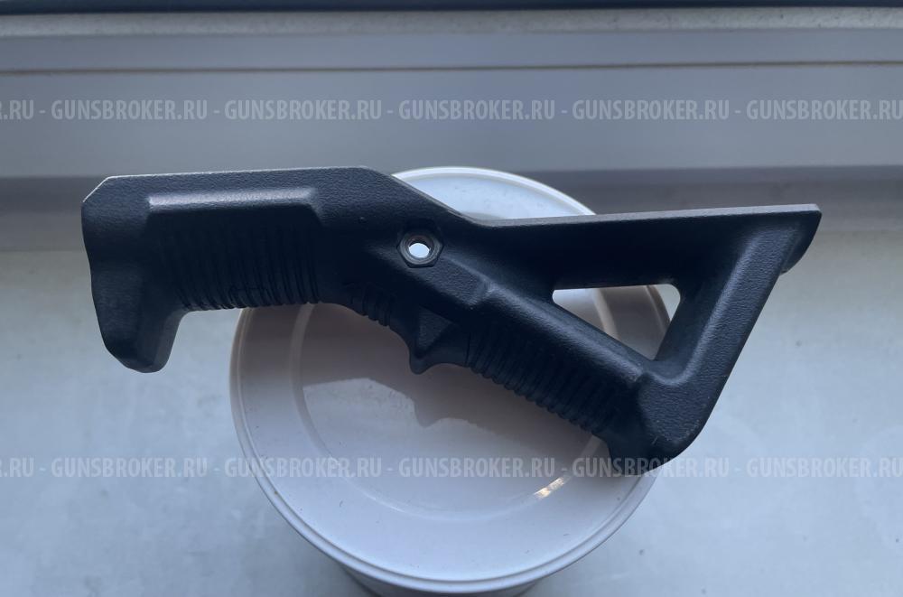 Рукоятка Magpul AFG-1 угловая