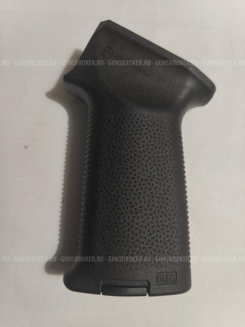 Рукоятка Magpul Grip MOE 