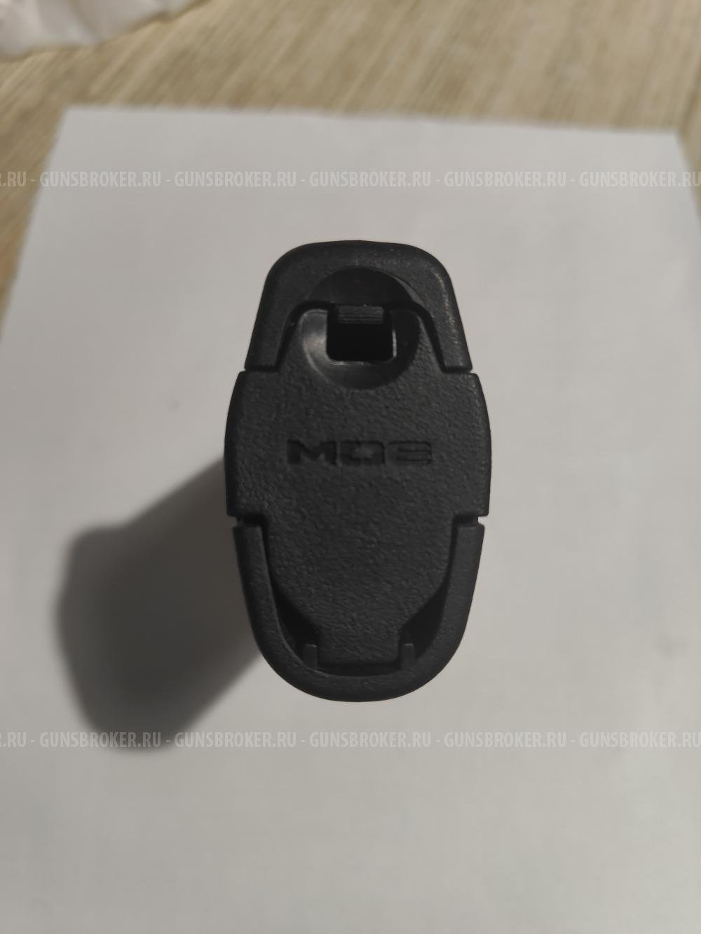Рукоятка Magpul Grip MOE 