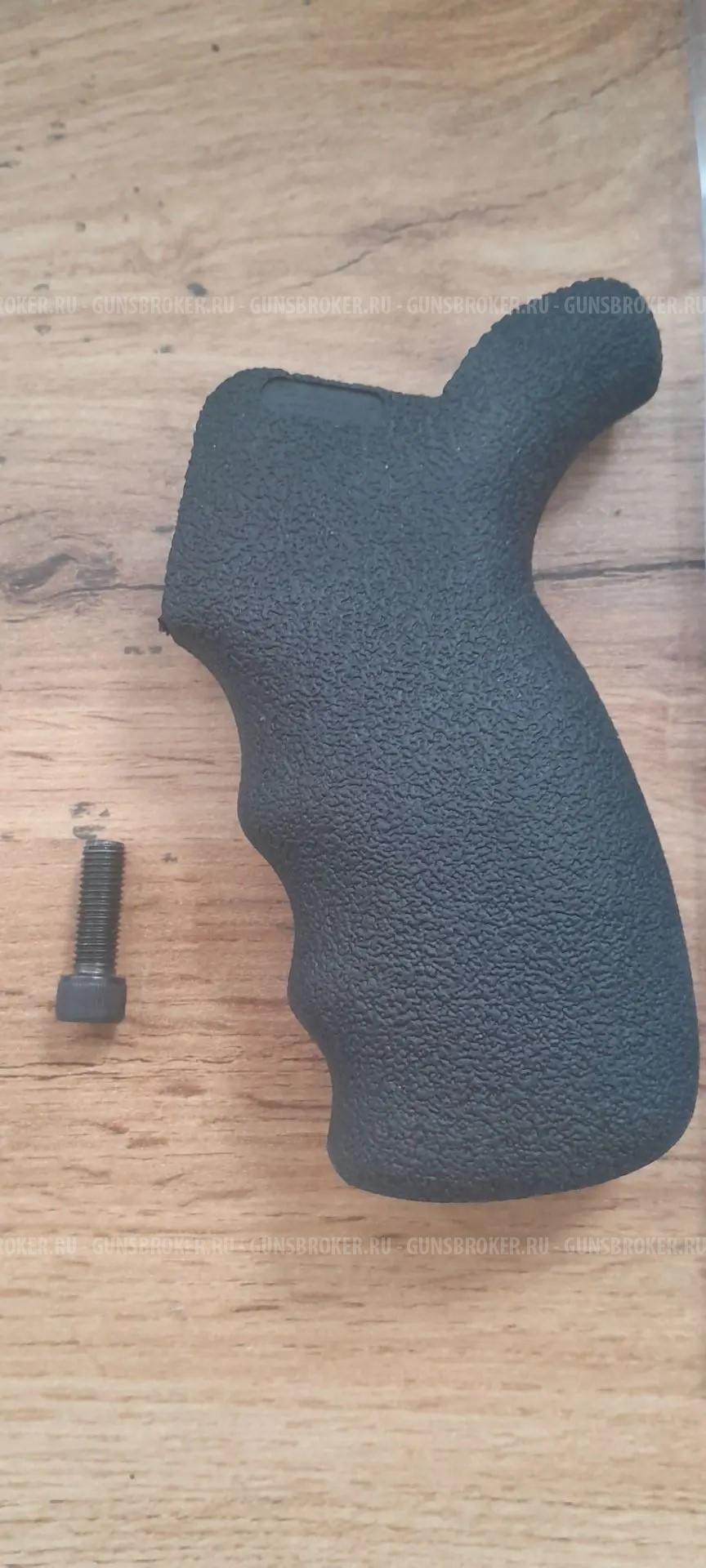 Рукоятка Pachmayr ergo AR-15