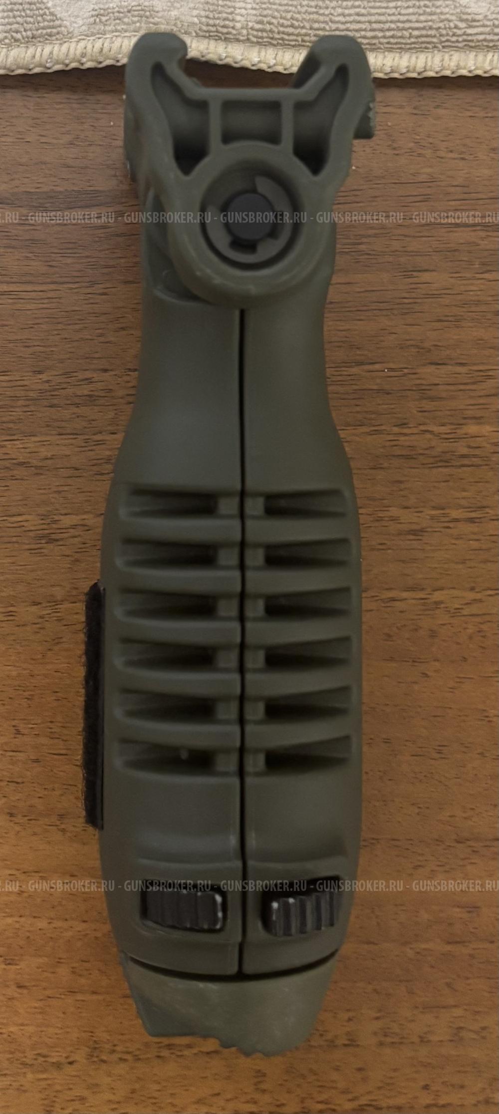 Рукоятки Fab defense, кронштейн для фонаря CAA Arms, кронштейн Зенитка