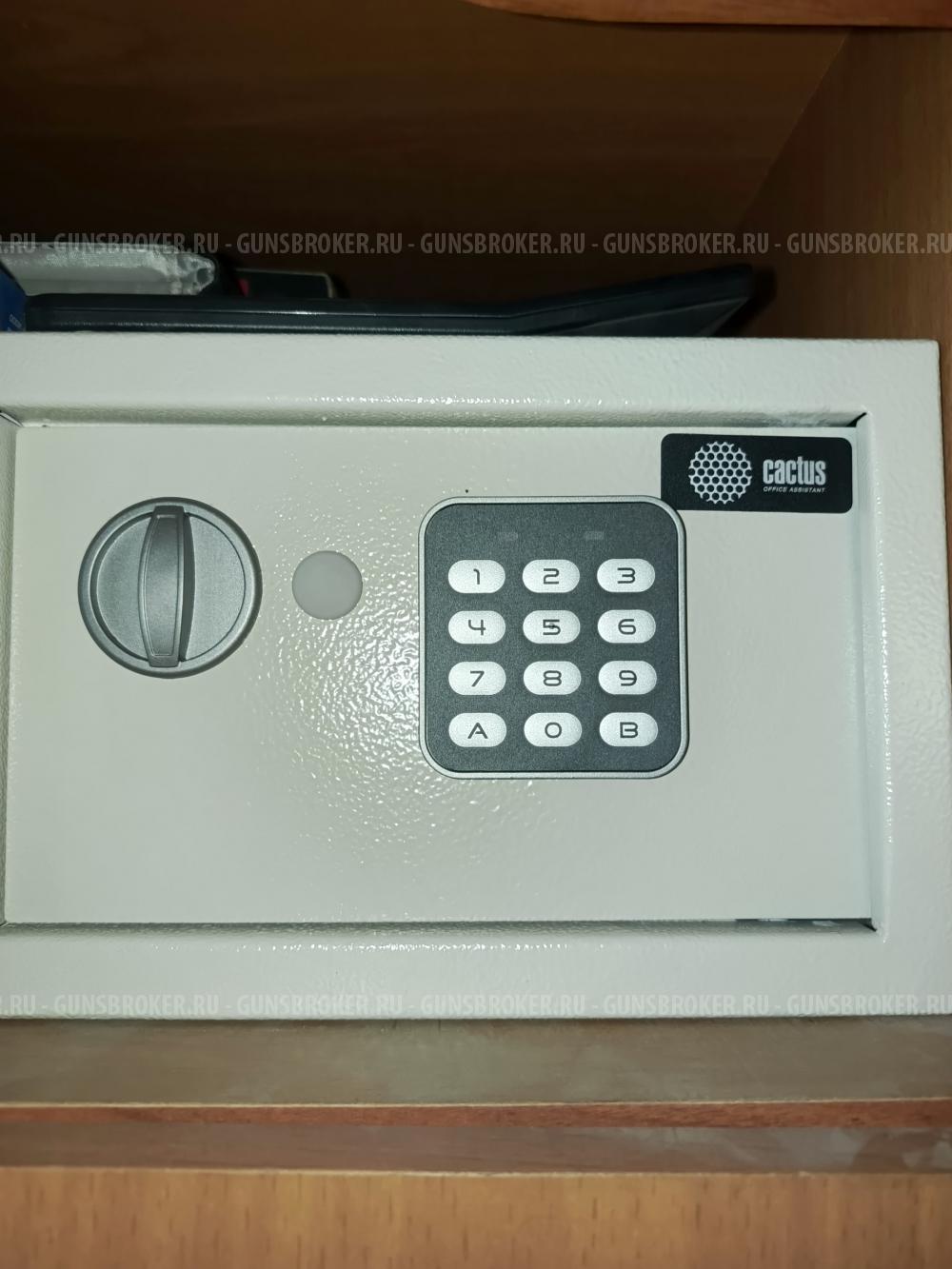сейф пистолетный новый тяжелый ,сталь