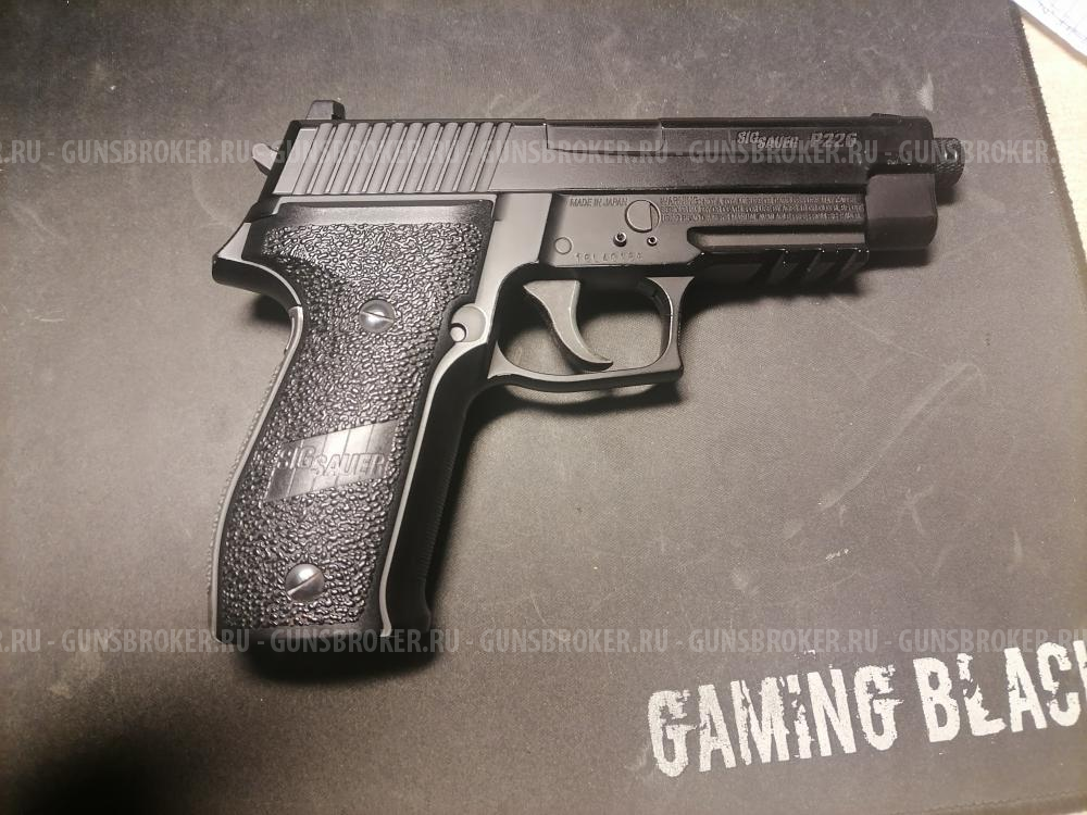   Sig Sauer P226