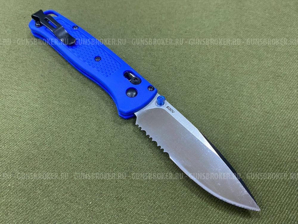 Складной нож Benchmade с серрейтором Синий