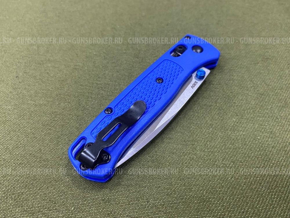Складной нож Benchmade с серрейтором Синий