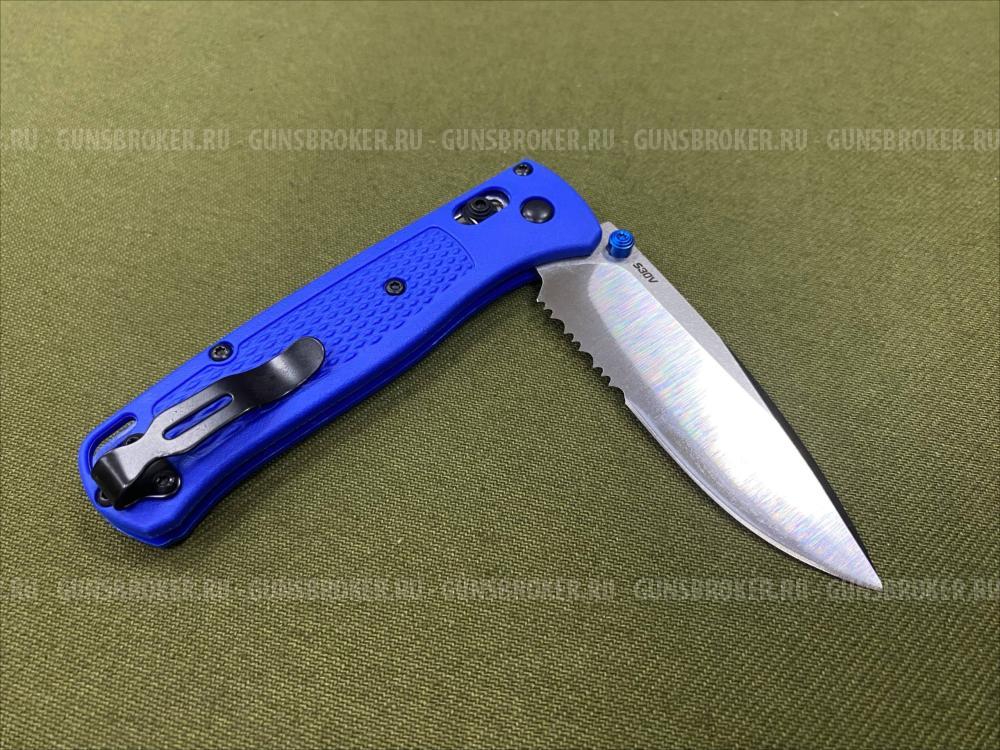 Складной нож Benchmade с серрейтором Синий