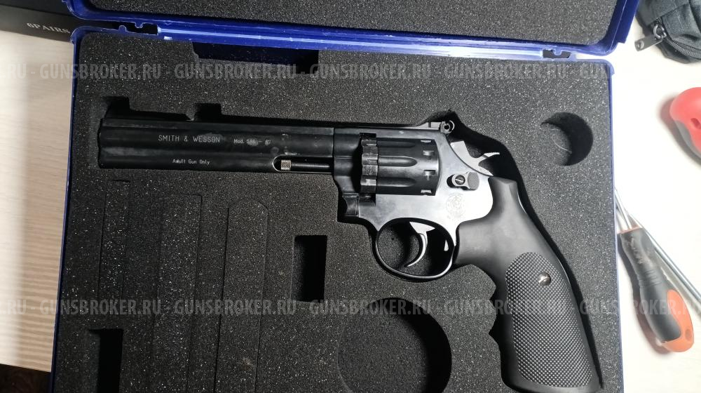 Smith & Wesson 856-6