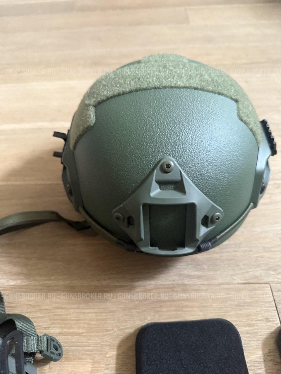 Снаряга: броник, шлем, тактический пояс, нажопник, напашник.