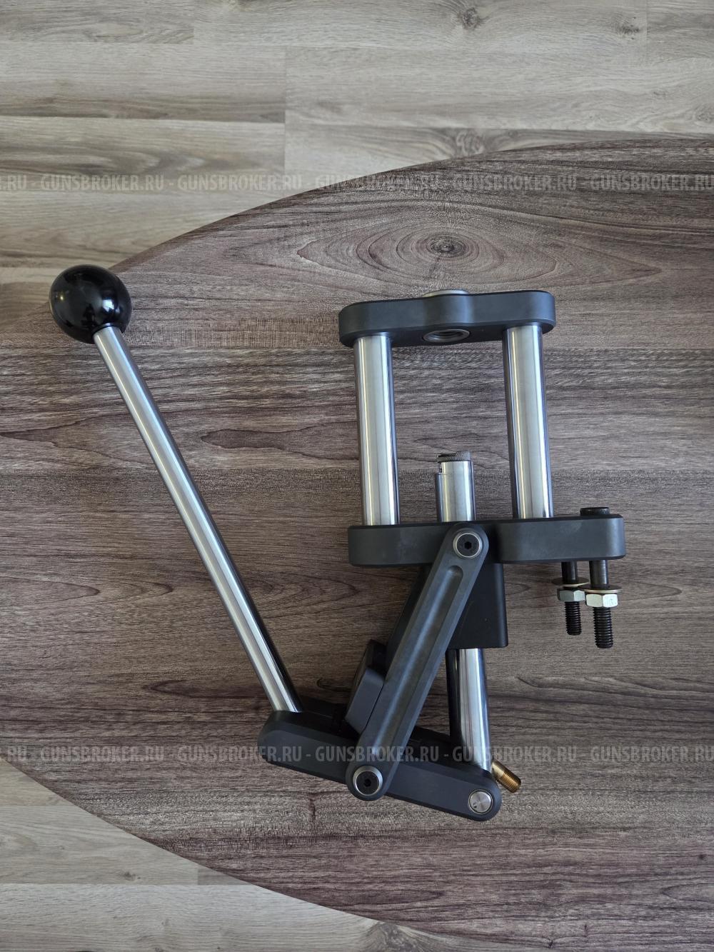 Стационарный пресс для релоадинга Tirex Reloading Press UltraBoss со станиной