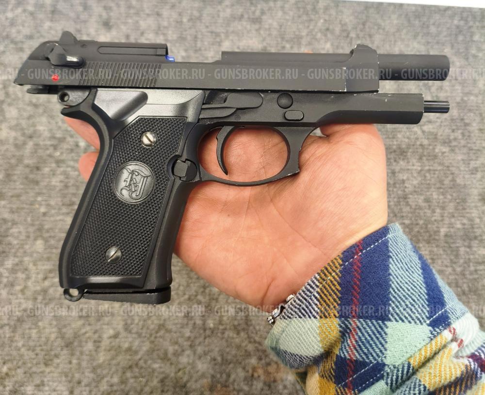 Страйкбольный пистолет Beretta M9 (KJW)