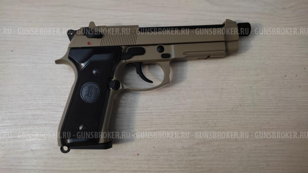 Страйкбольный пистолет Beretta M9A1 Tan KJW Greengas GBB