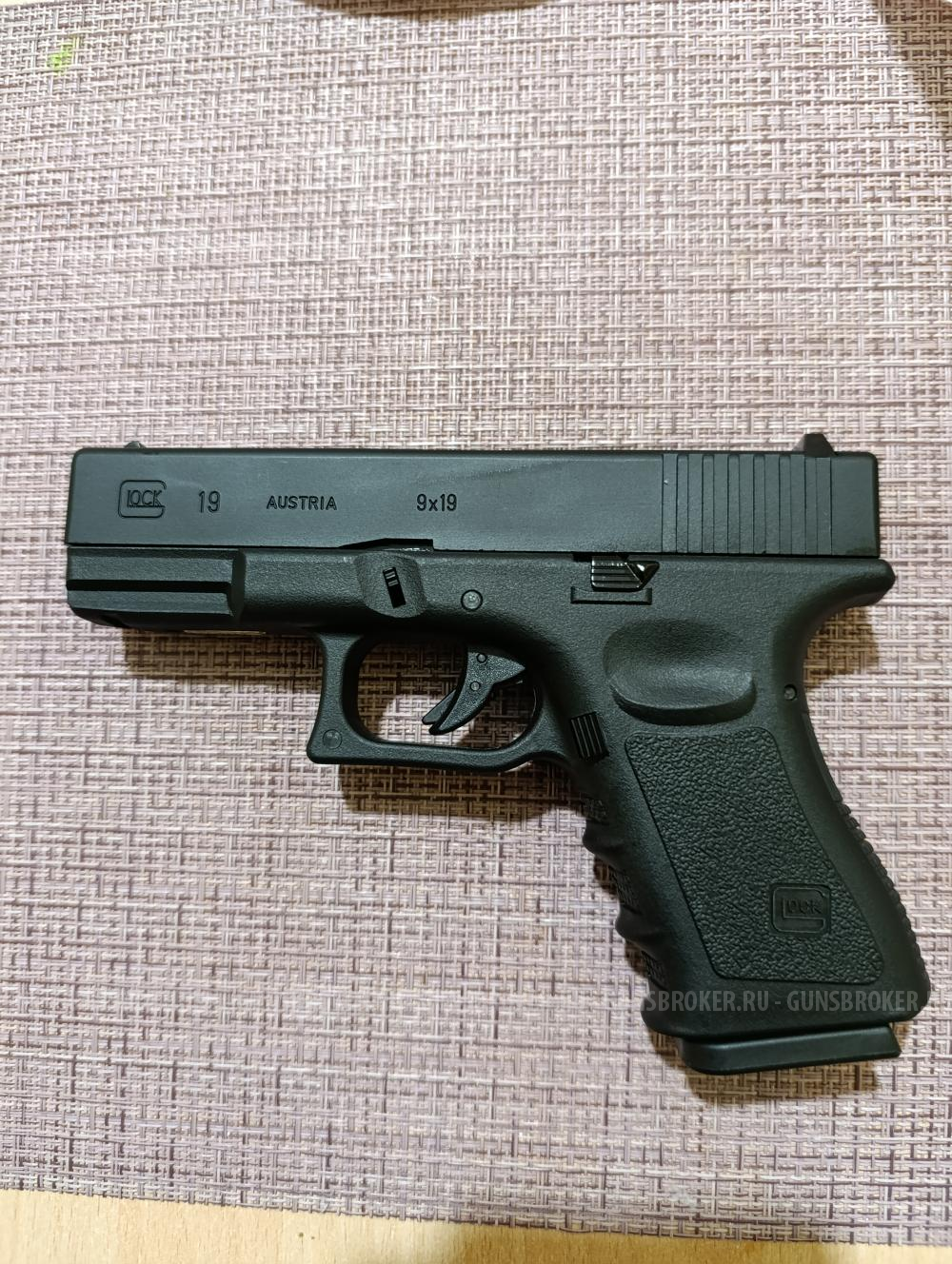 Страйкбольный Пистолет East Crane Glock 19 Gen 3 BK (EC-1301-BK)