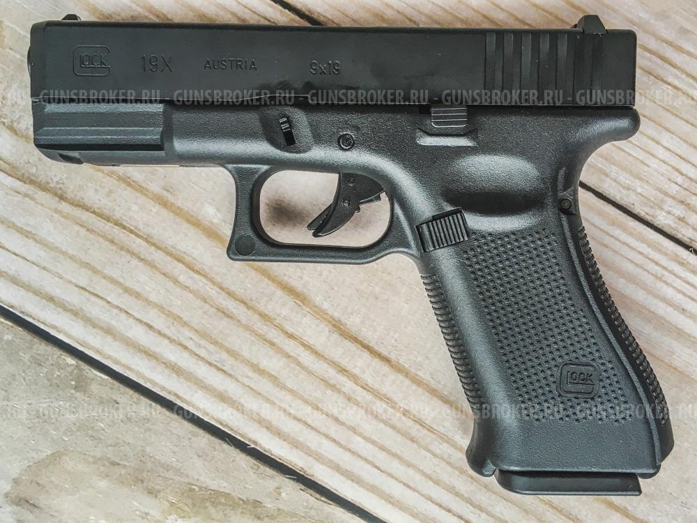 Страйкбольный пистолет Glock East Crane