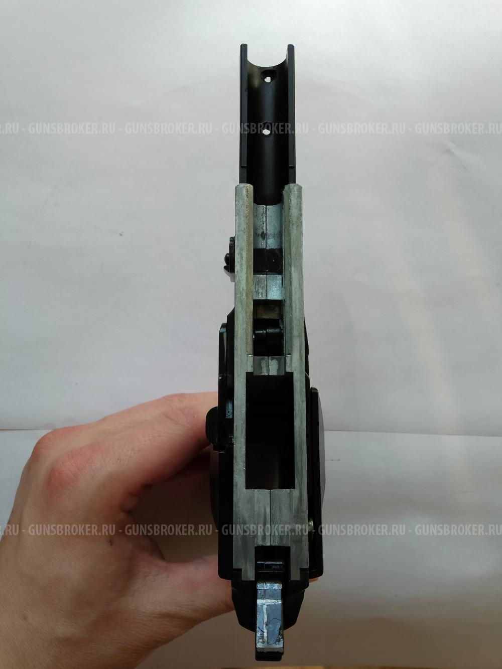 Страйкбольный пистолет KJW Beretta M9A1