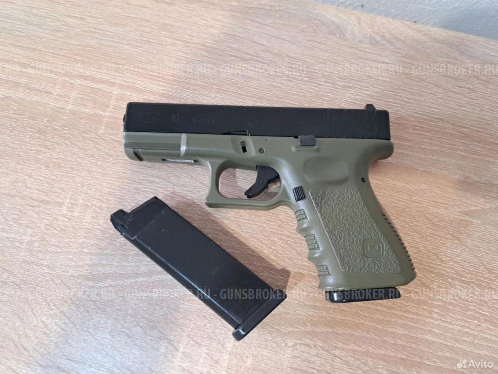 Страйкбольный пистолет kjw glock 19