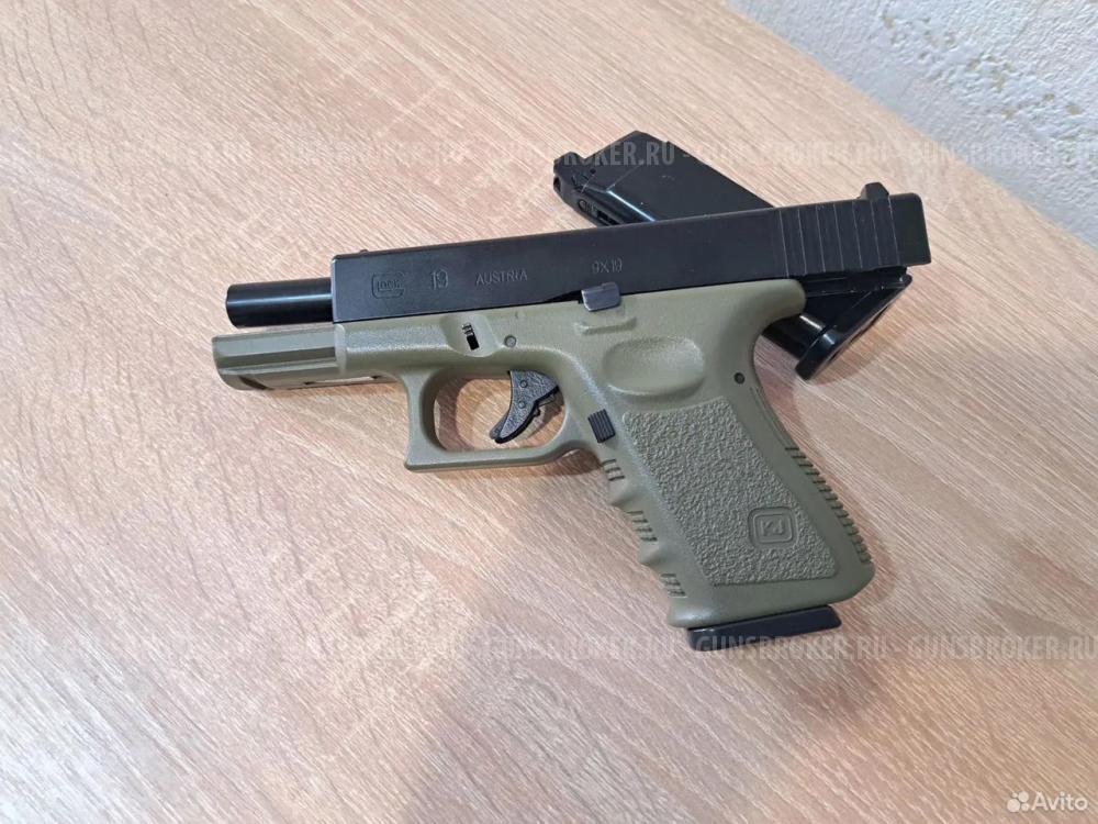 Страйкбольный пистолет kjw glock 19