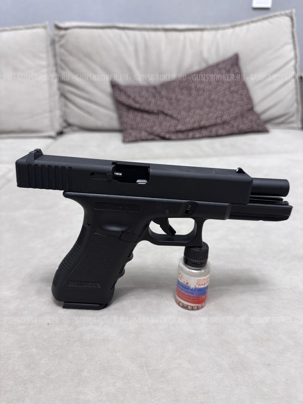 Страйкбольный пистолет KJW Glock G17 CO2
