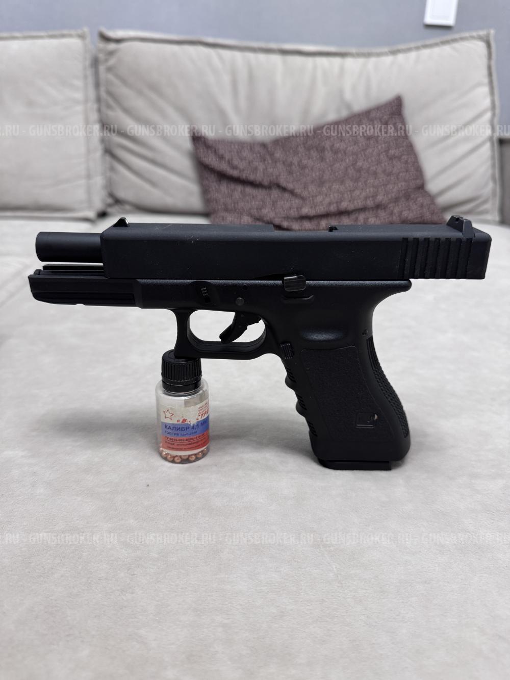 Страйкбольный пистолет KJW Glock G17 CO2
