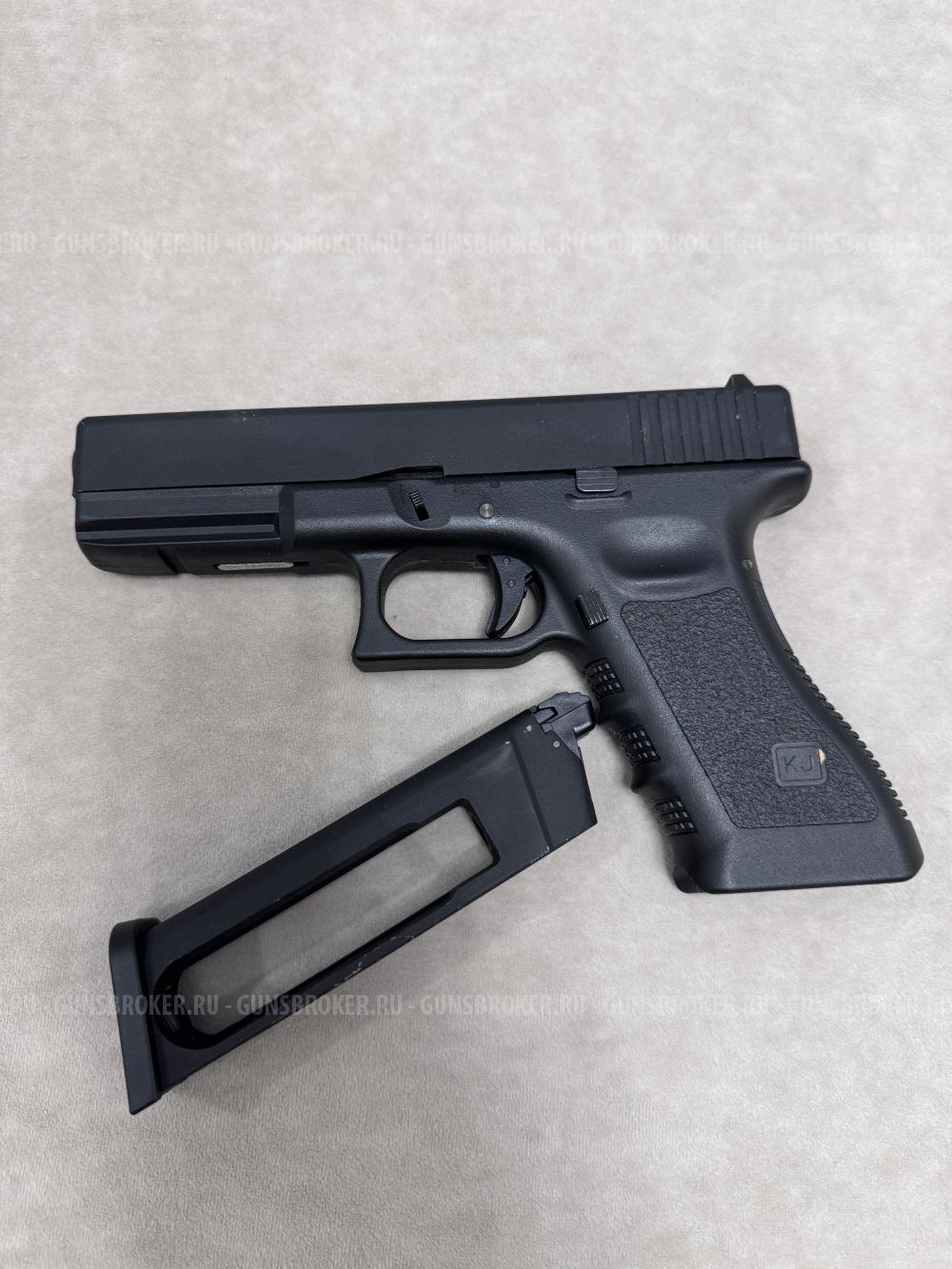 Страйкбольный пистолет KJW Glock G17 CO2