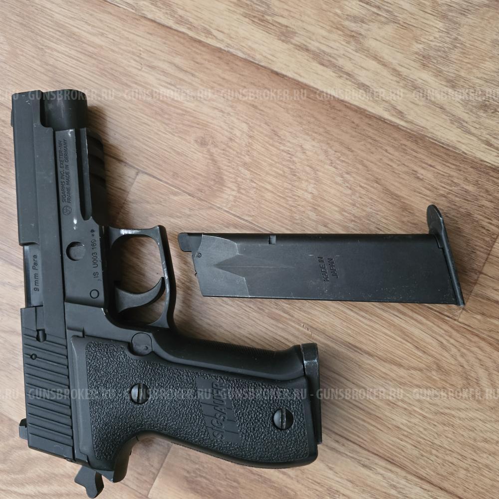 Страйкбольный пистолет KSC SIG Sauer P226 Rail GBB full metal (Japan Version) с 2 магазина