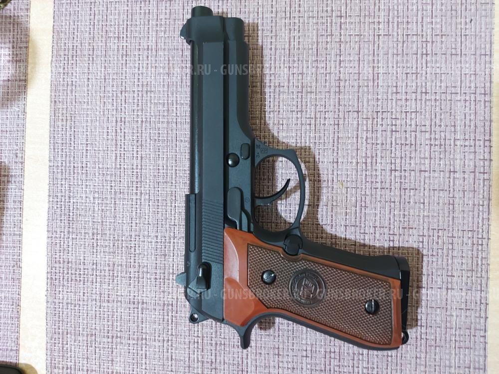 Страйкбольный пистолет WE Beretta M92 GBB Black (WE-M001)