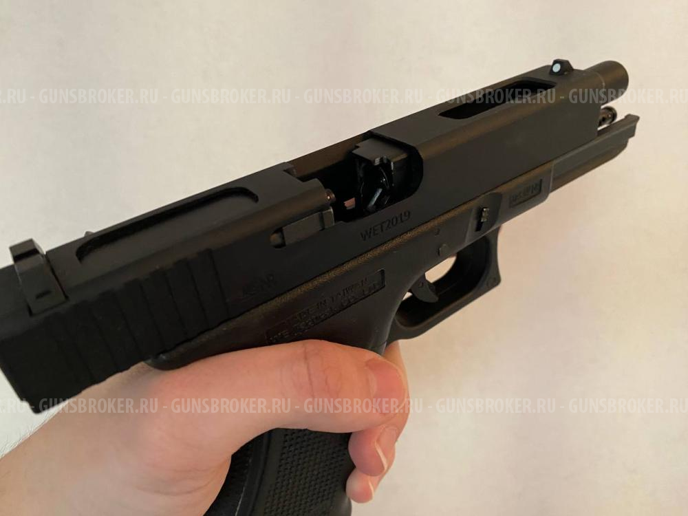 Страйкбольный пистолет WE Glock 18C Tactical 