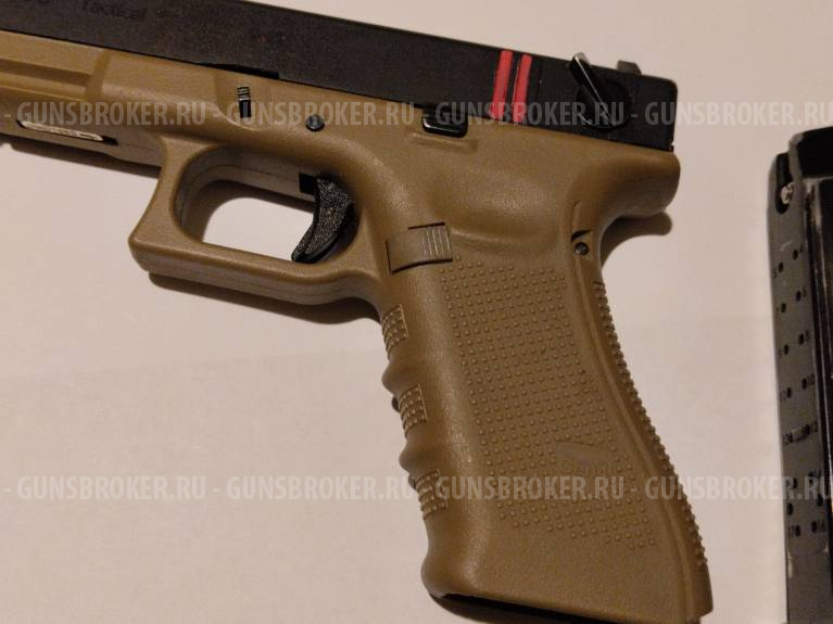 Страйкбольный пистолет WE Glock 18C