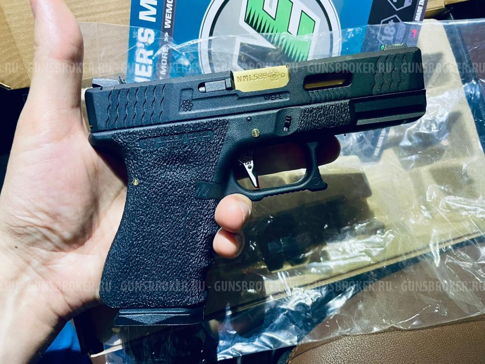 Страйкбольный пистолет WE Glock 19 Force Custom T5