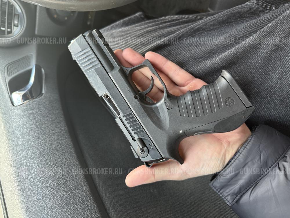 Светошумовой пистолет blow tr 92 auto