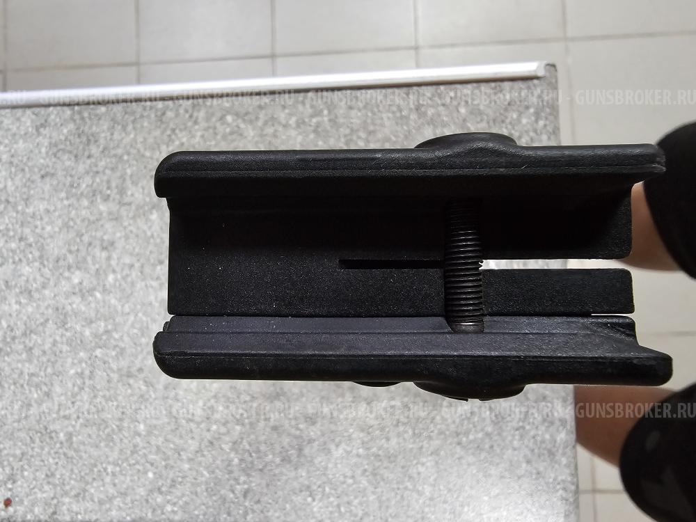 Тактическая рукоять на цевьё