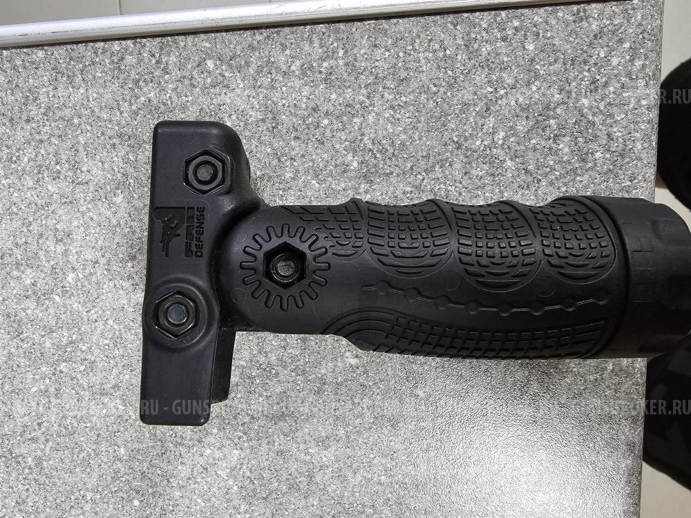 Тактическая рукоять на цевьё