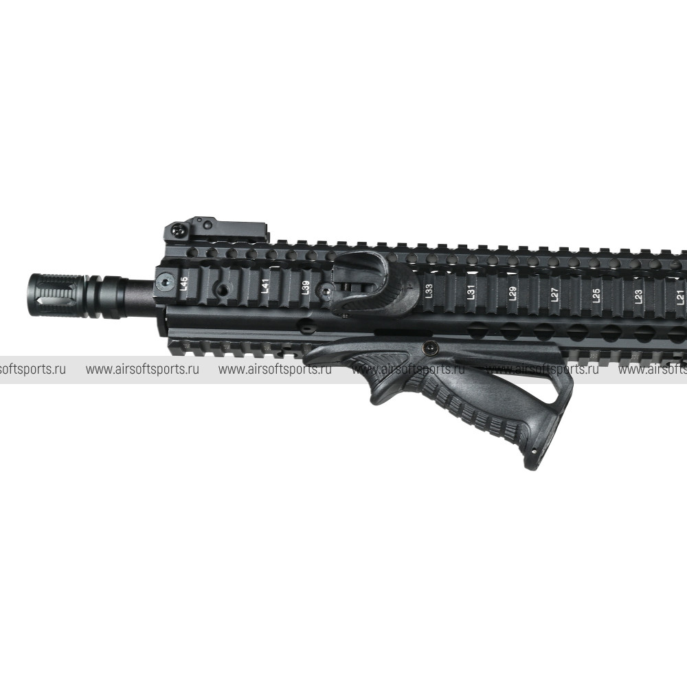 Тактическая рукоятка и упор на цевьё