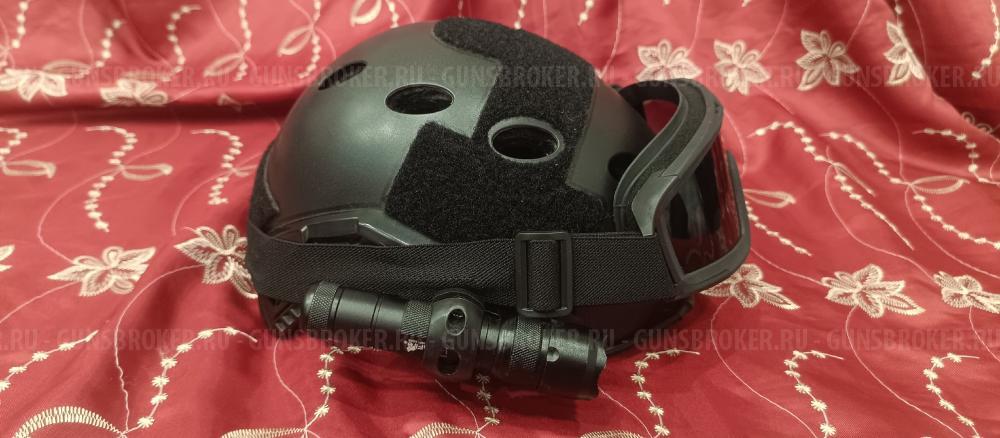 Шлем тактический (реплика) с фонарём и тактическими очками