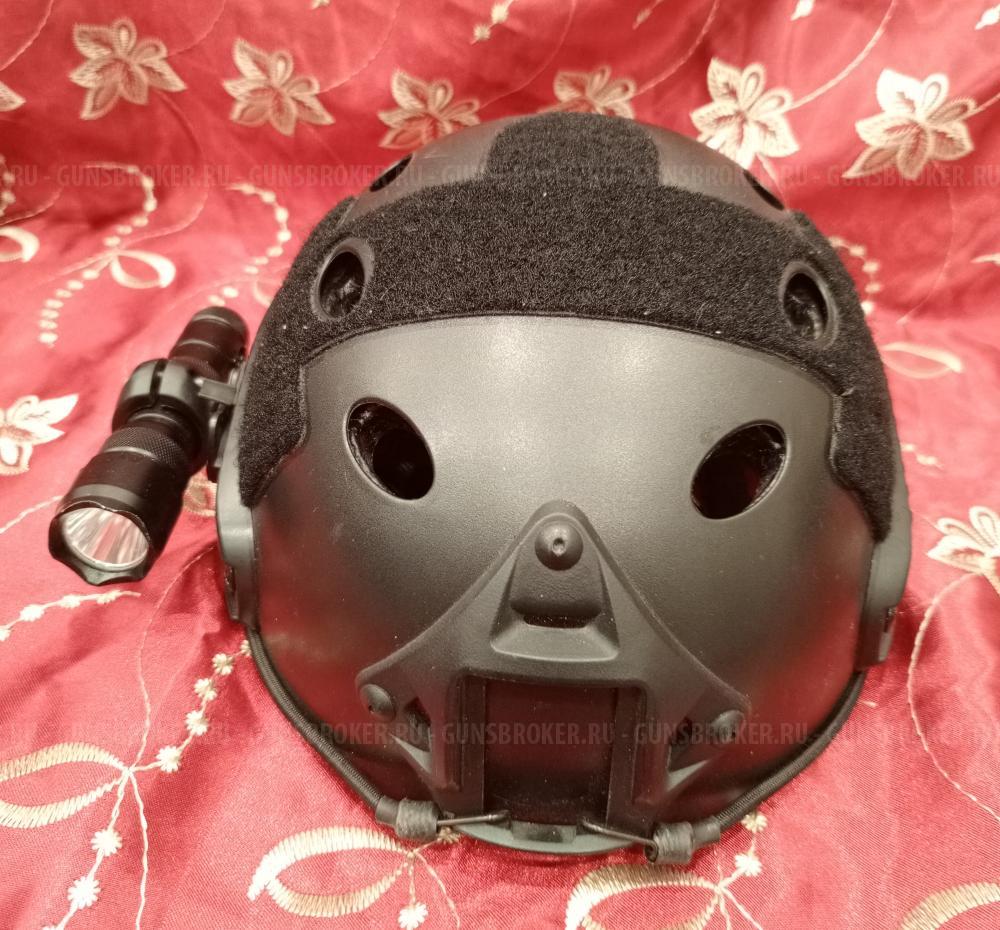 Шлем тактический (реплика) с фонарём и тактическими очками