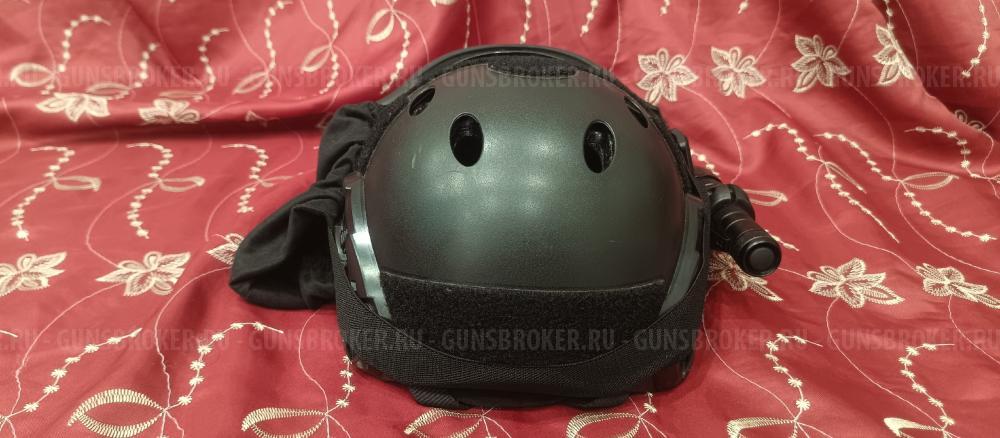 Шлем тактический (реплика) с фонарём и тактическими очками
