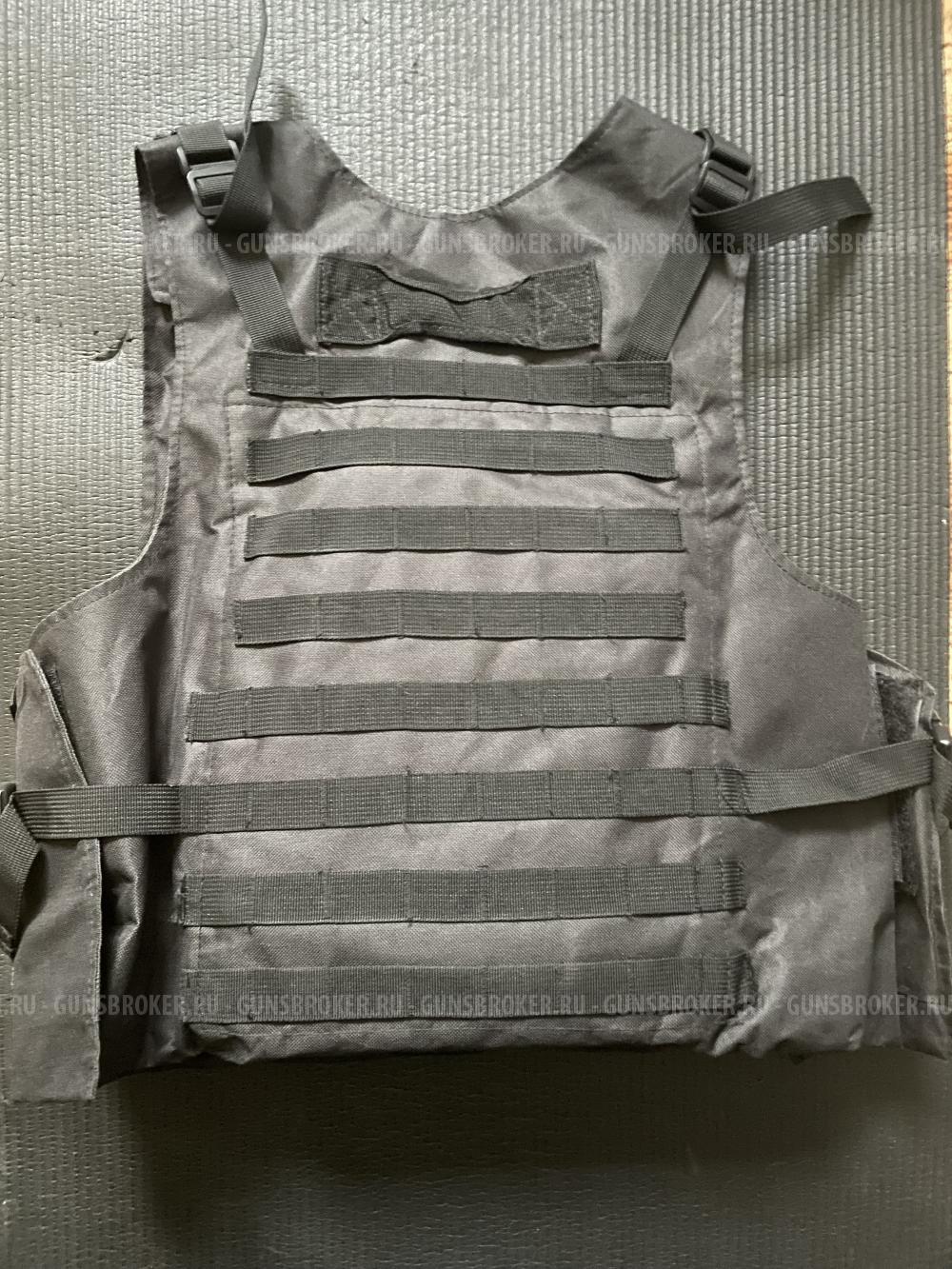 Тактический бронежилет с подсумками для магазинов 
